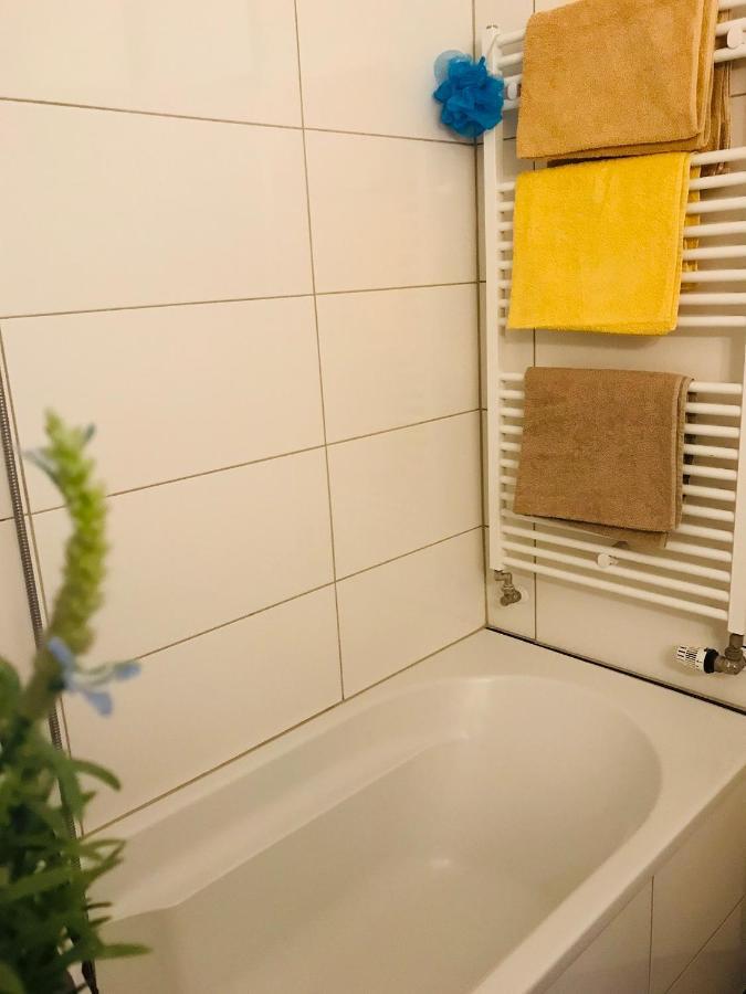 Messe Apartment Koeln West Esterno foto